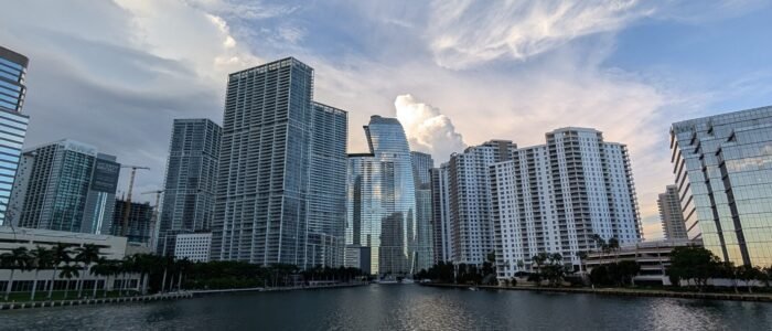 PXL_20250926_221018895-min